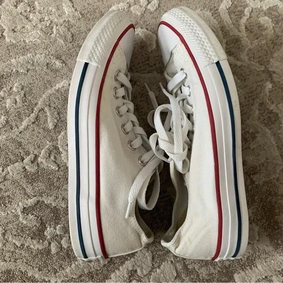 Converse Women's Low Top White Classic Sneakers Size 7 - Picture 8 of 9